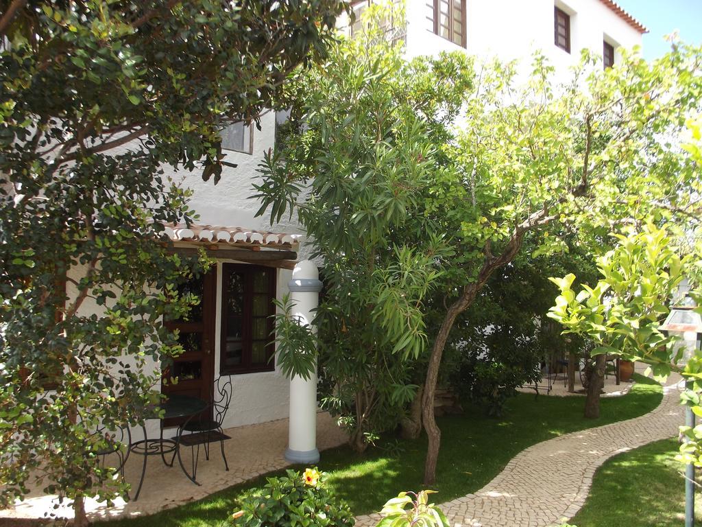 Uma Casa A Beira Sol Panzió Lagos Kültér fotó